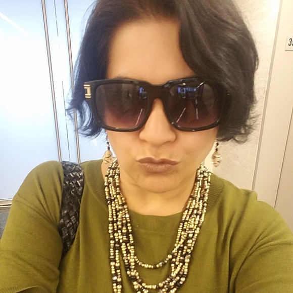 Meet your Posher, Nina - Picture 1 of 1